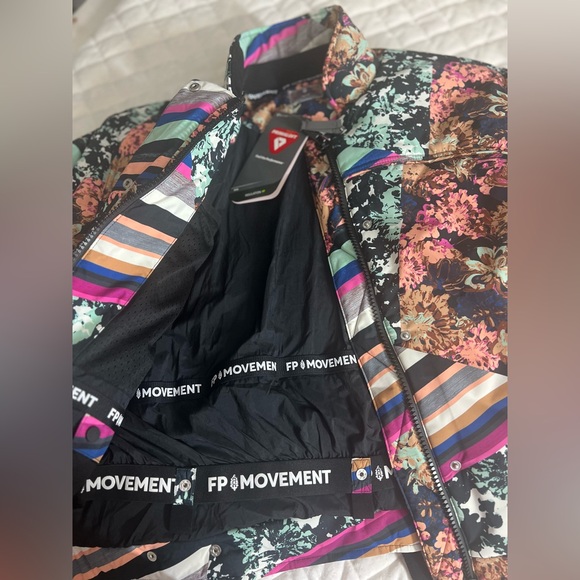 FP-Movement ski jacket - Picture 7 of 17